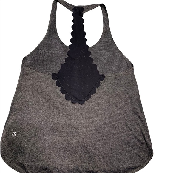 Lululemon Racerback tank. Size 6 - Picture 4 of 4